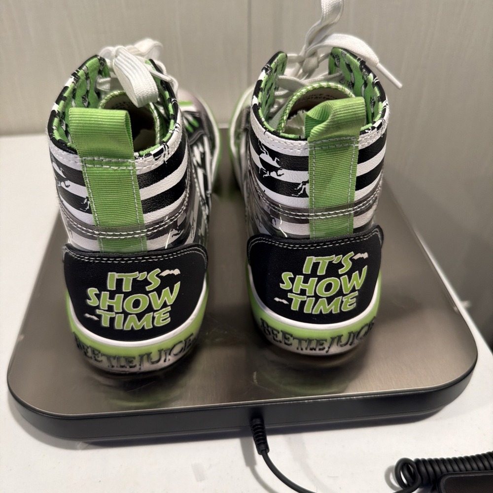 Edgy Black and White High-Top Sneakers with Green Accents - Picture 4 of 9